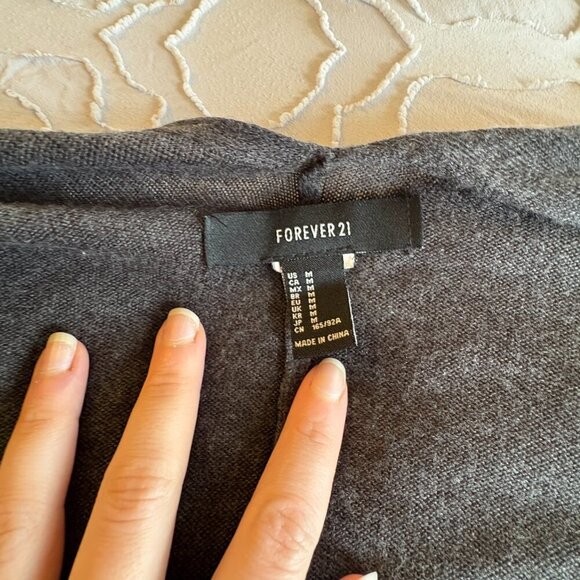 Forever 21 Short Sleeve Knitted Shall - Picture 2 of 4